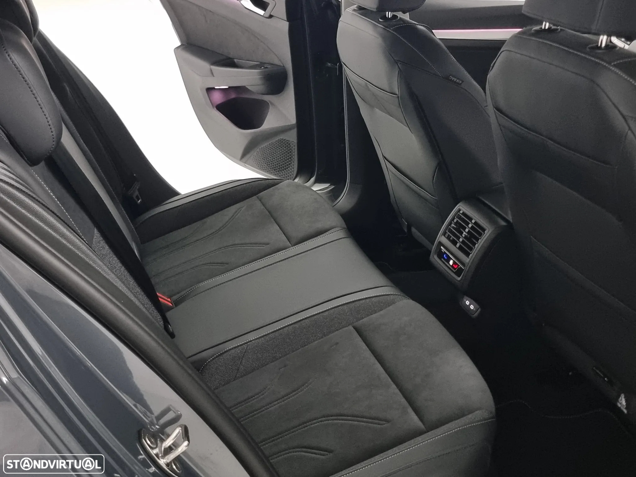 VW Golf 1.5 eTSI 50 Anos DSG - 17