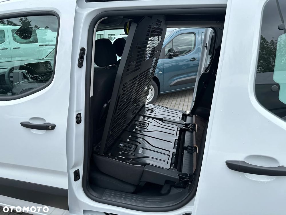Fiat Doblo załogowy 5-osób - 17