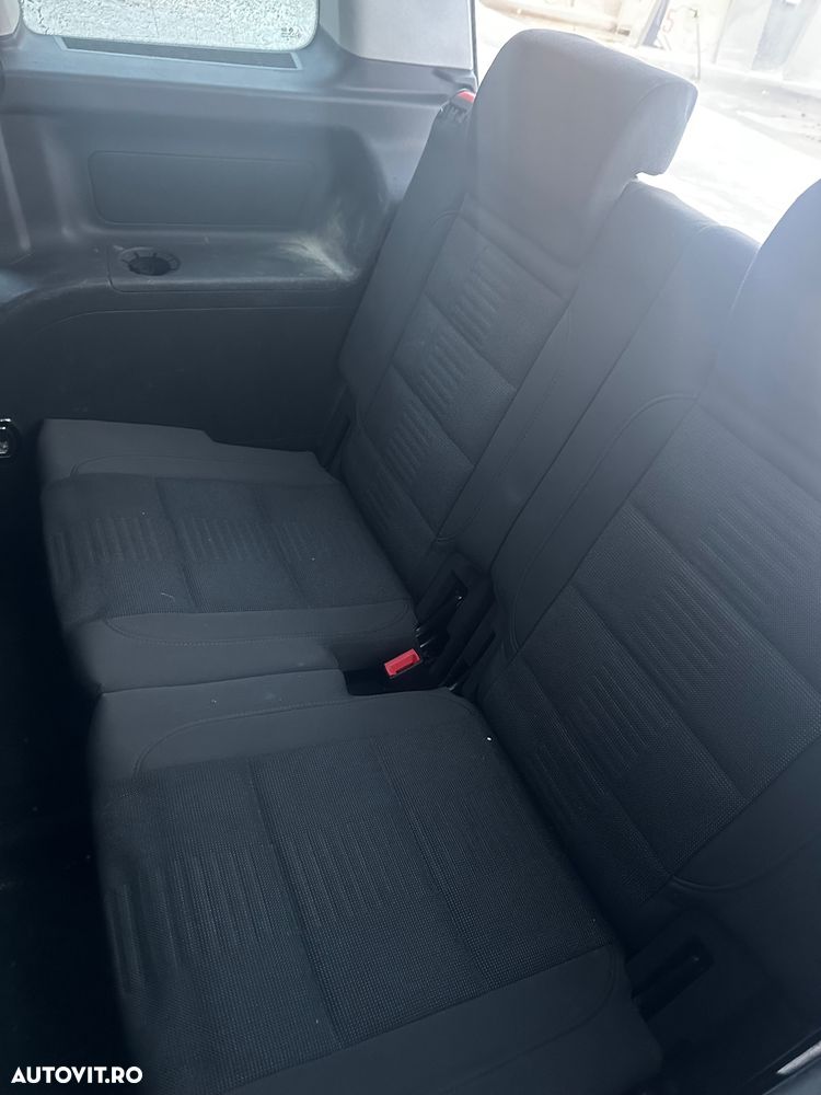 Volkswagen Touran 1.9 TDI DPF Trendline BlueMotion - 4