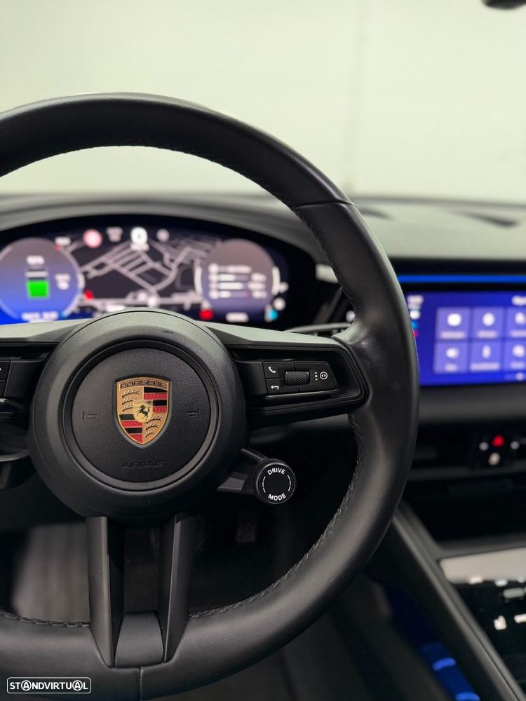 Porsche Macan Electric 4 - 12