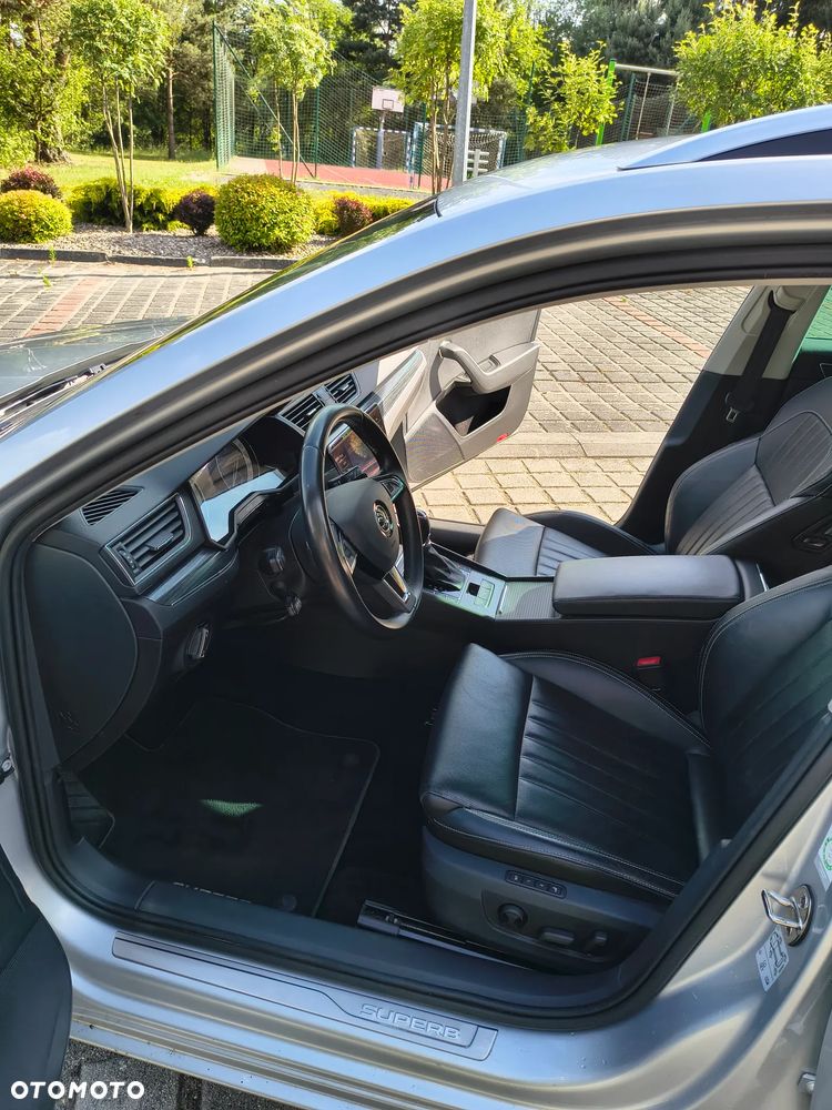 Skoda Superb 2.0 TDI DSG Premium Edition - 19