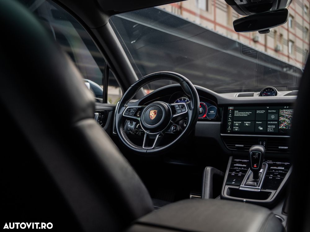 Porsche Cayenne - 21