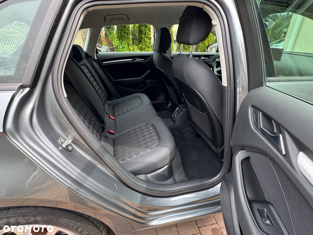 Audi A3 Sportback 2.0 TDI Quattro Attraction - 23