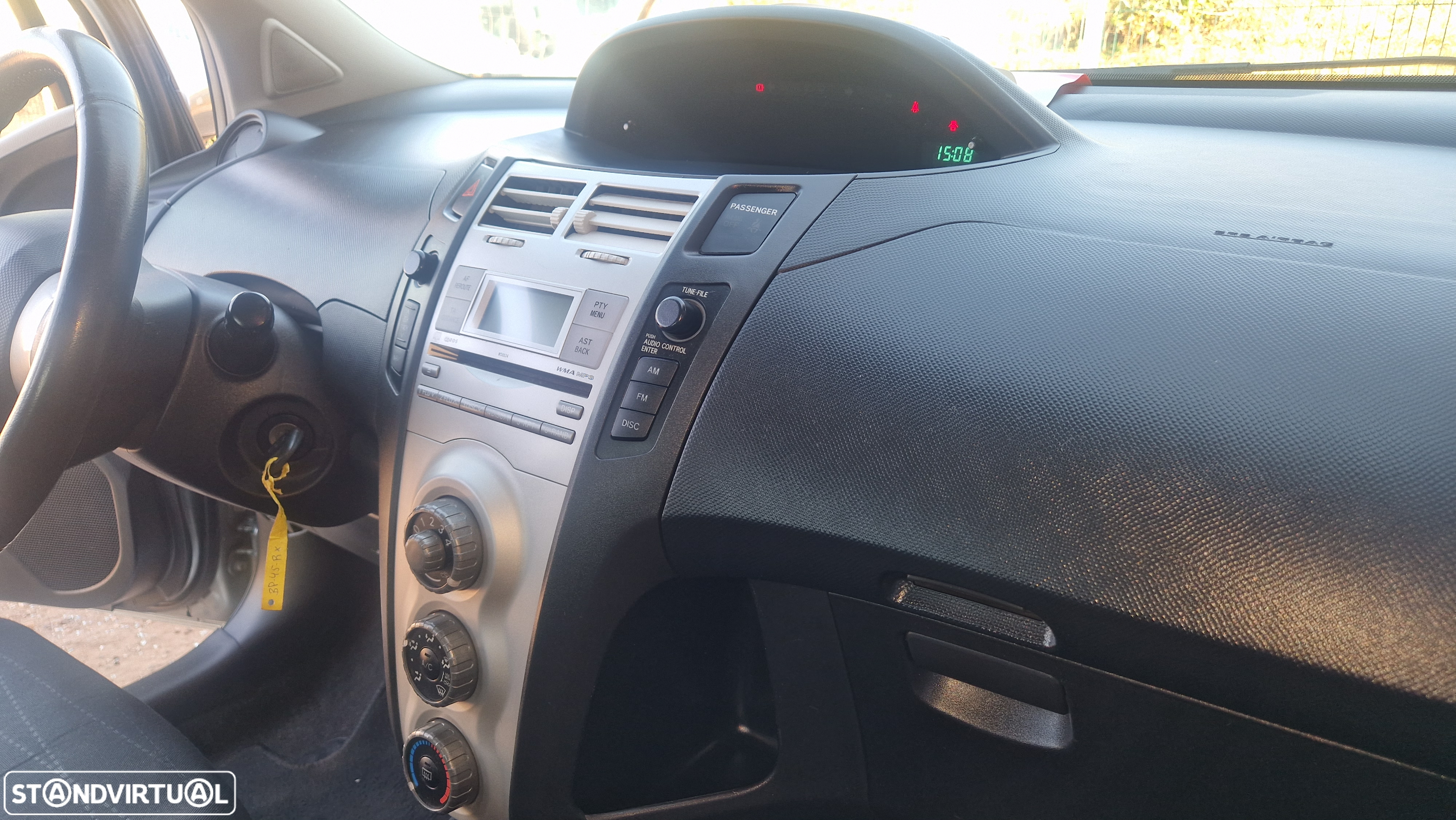 Toyota Yaris 1.4 D-4D AC+VSC - 17