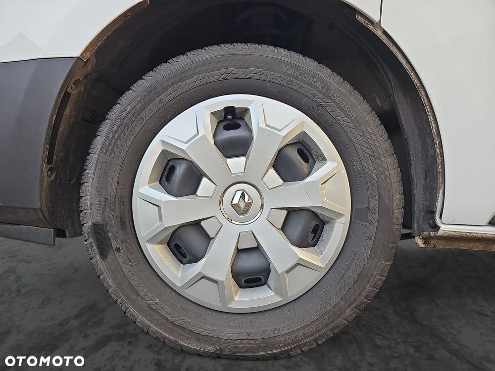 Renault Trafic 2.0 dCi - 9