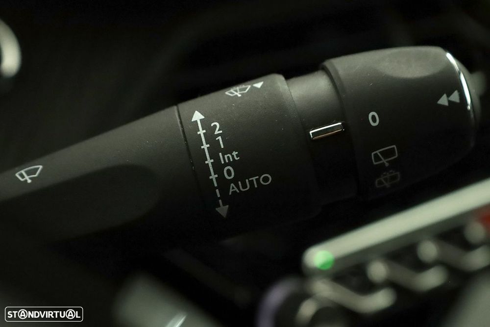Peugeot e-2008 50 kWh GT - 19