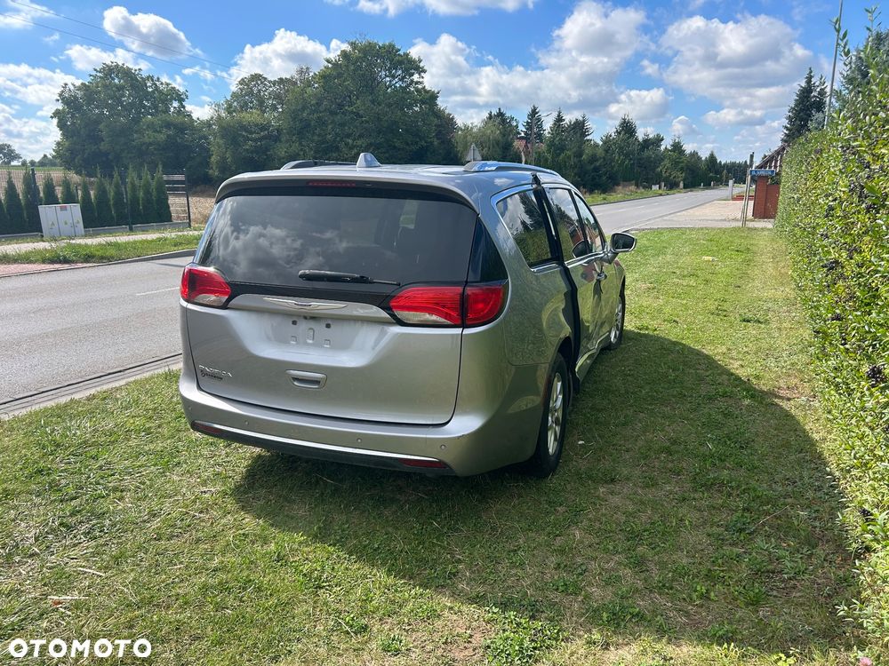 Chrysler Pacifica - 6