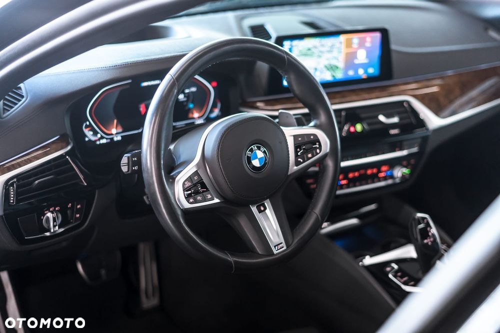 BMW Seria 5 M550i xDrive sport - 7