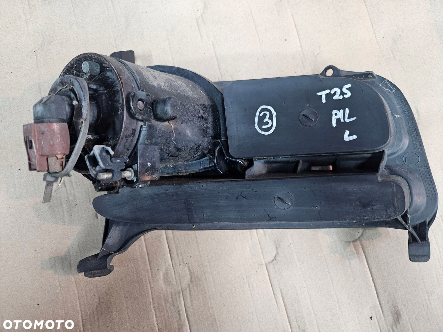 TOYOTA AVENSIS T25 03-06 HALOGEN RAMKA LEWY - 2