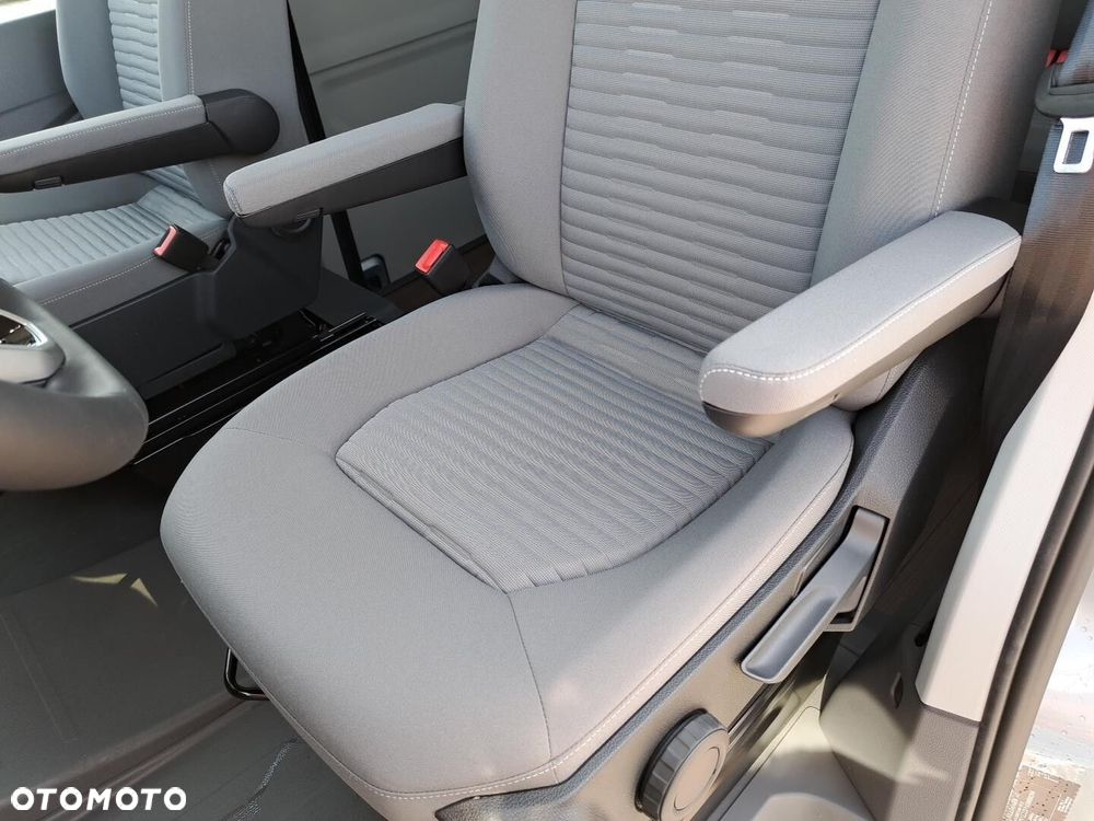 Volkswagen Grand California Grand California 600 DMC 3500kg silnik: 2,0 l TDI EURO VI-e SCR / 163KM/skrzynia biegów: Przedni napęd automatyczna 8-biegowa rozstaw osi: 3640 mm - 14