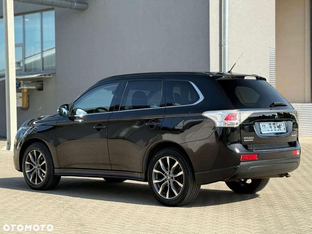 Mitsubishi Outlander 2.2 DI-D 4WD Intense - 11