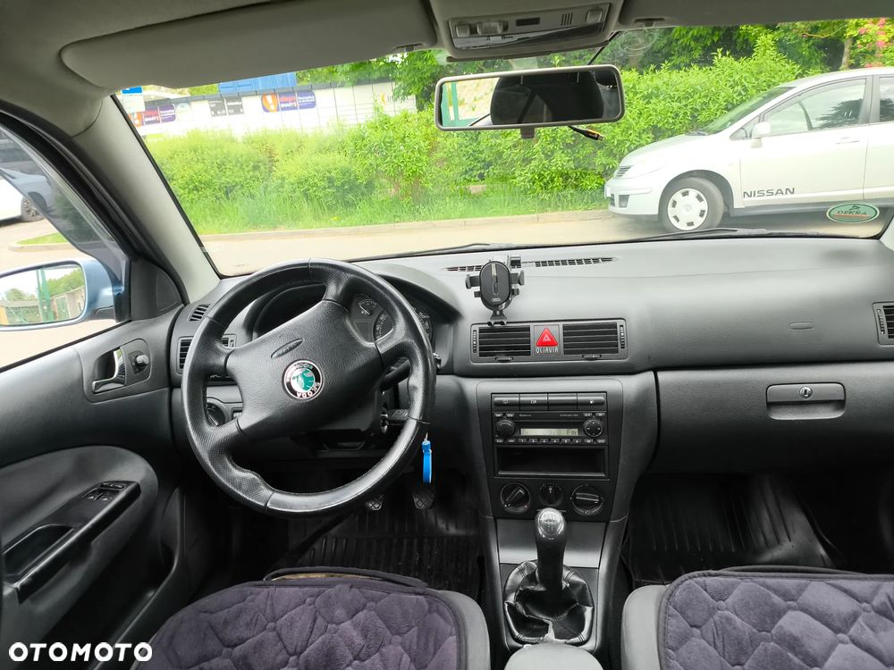 Skoda Octavia 1.6 Tour - 9