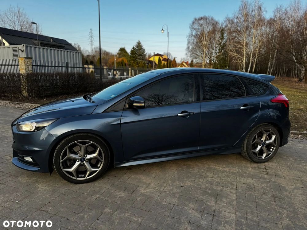 Ford Focus - 1