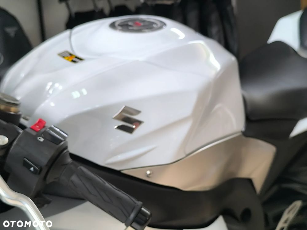 Suzuki GSX-R - 22