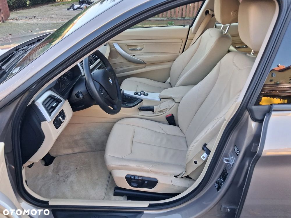 BMW 3GT 318d Luxury Line - 13