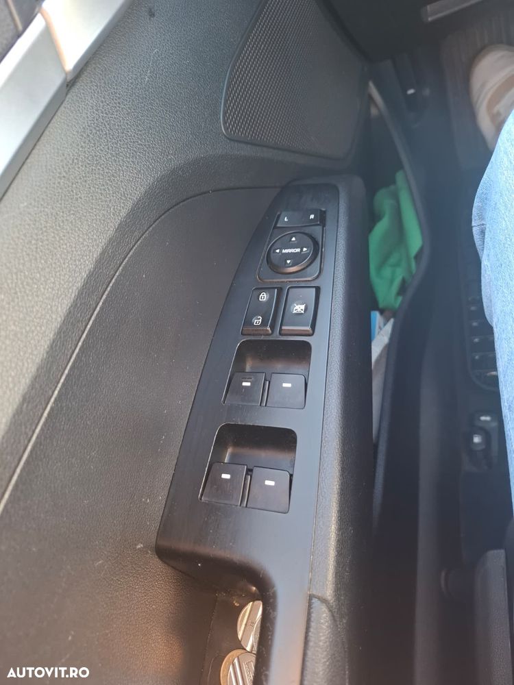 Hyundai Elantra 1.6 MPi Exclusive - 14