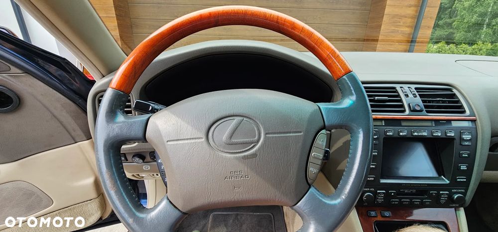 Lexus LS - 21