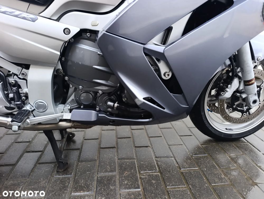 Yamaha FJR - 28