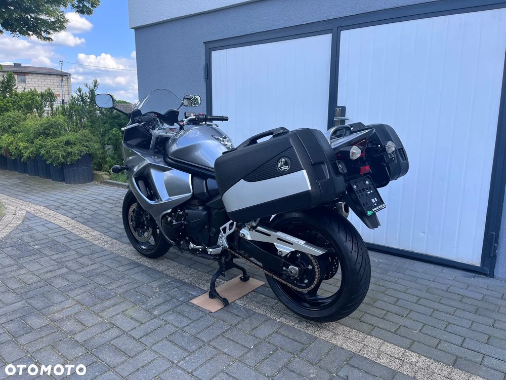 Suzuki GSX - 7