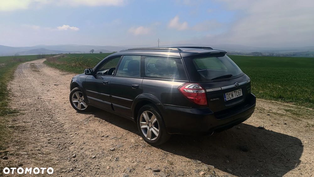 Subaru Outback 2.0 D Comfort - 1