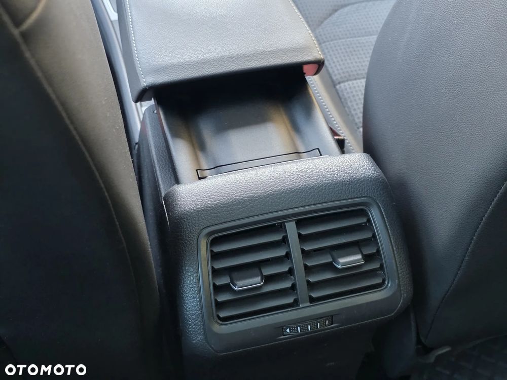 Volkswagen Golf Variant 2.0 TDI (BlueMotion Technology) DSG Highline - 28