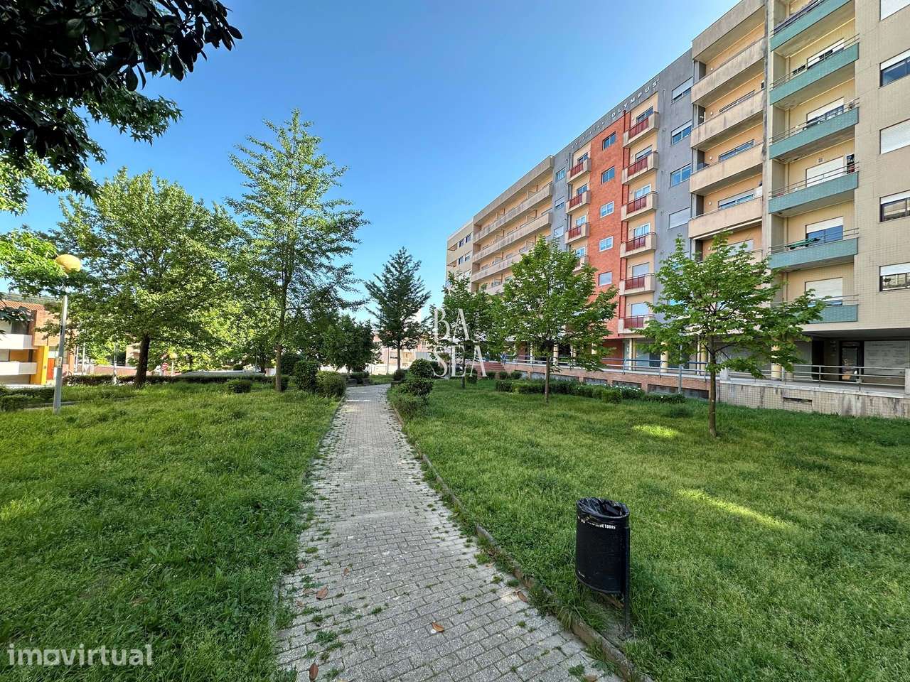 Apartamento T3 duplex com box para 2 carros em Nogueró Braga - Grande imagem: 2/33