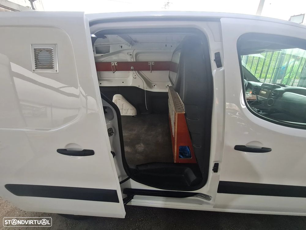 Citroën BERLINGO 1.6Hdi 100CV * 3lug/ GPS/Ac/ c/IVA dedutível * - 14