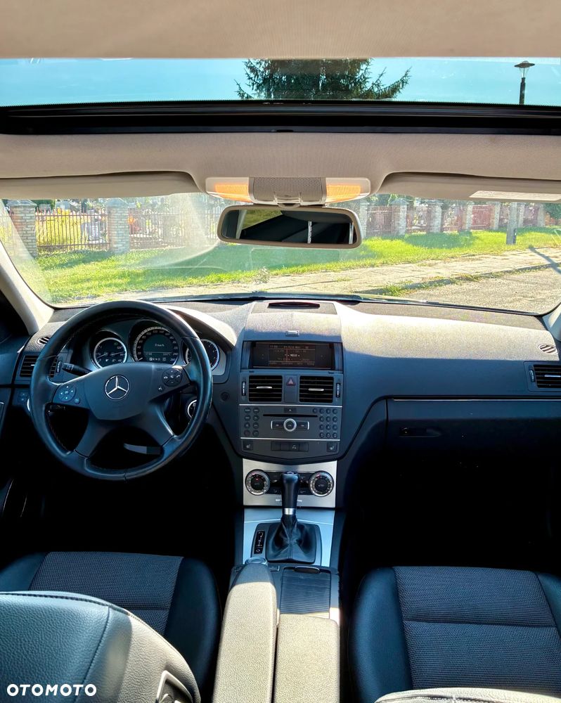 Mercedes-Benz Klasa C 180 CGI Automatik BlueEFFICIENCY Avantgarde - 9
