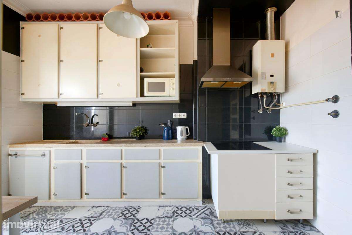 Quarto - localizado em Intendente Lisbon - Grande imagem: 3/28