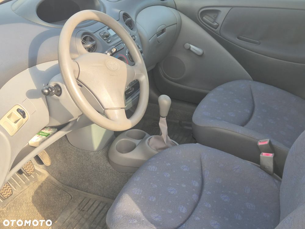 Toyota Yaris 1.0 Base - 7