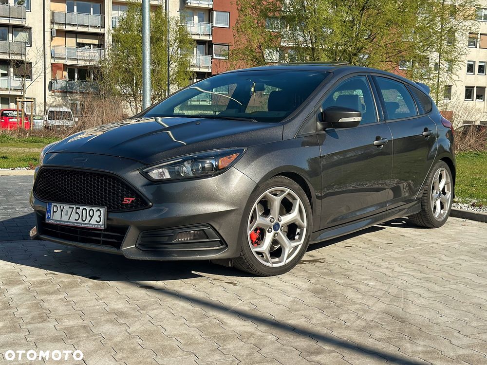 Ford Focus 2.0 EcoBoost ST mit Leder-Sport-Paket - 31