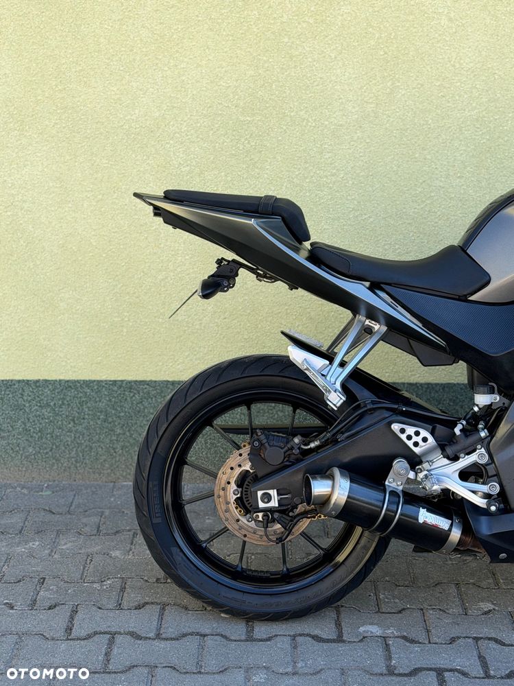 Yamaha YZF - 8