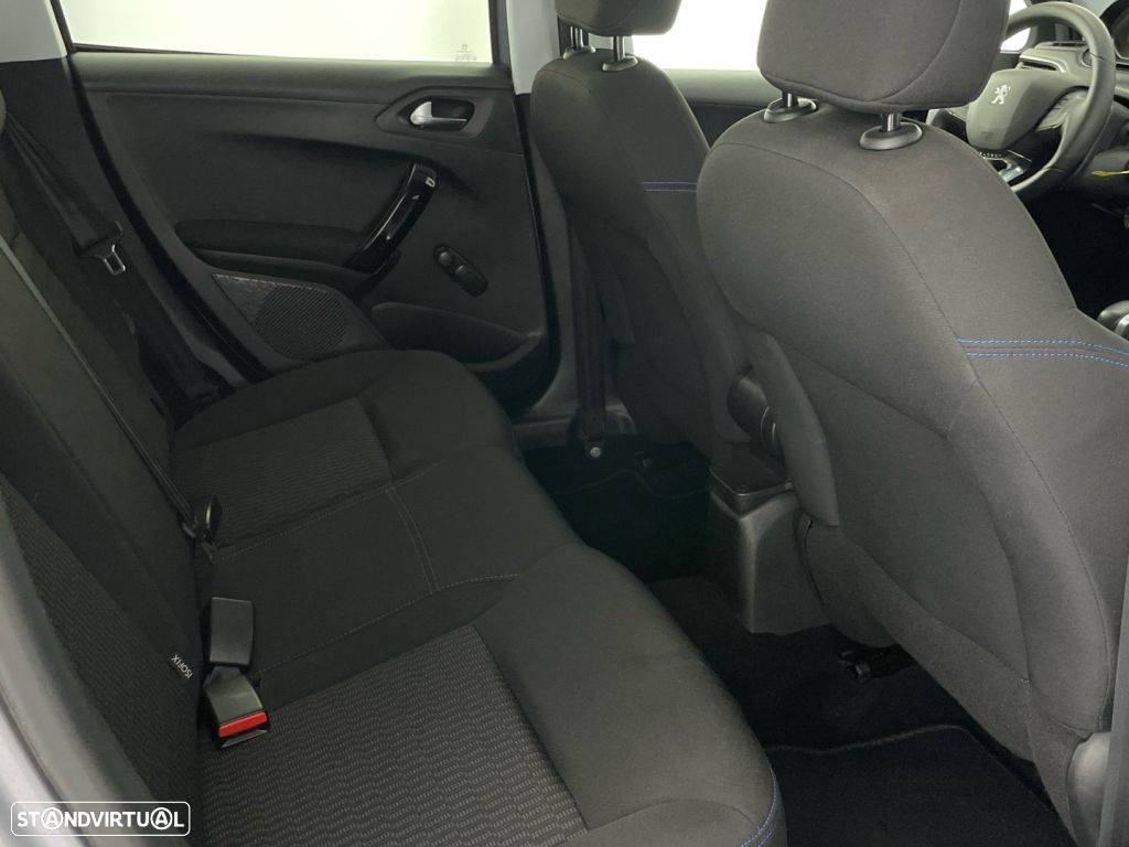 Peugeot 208 1.2 PureTech Active - 25