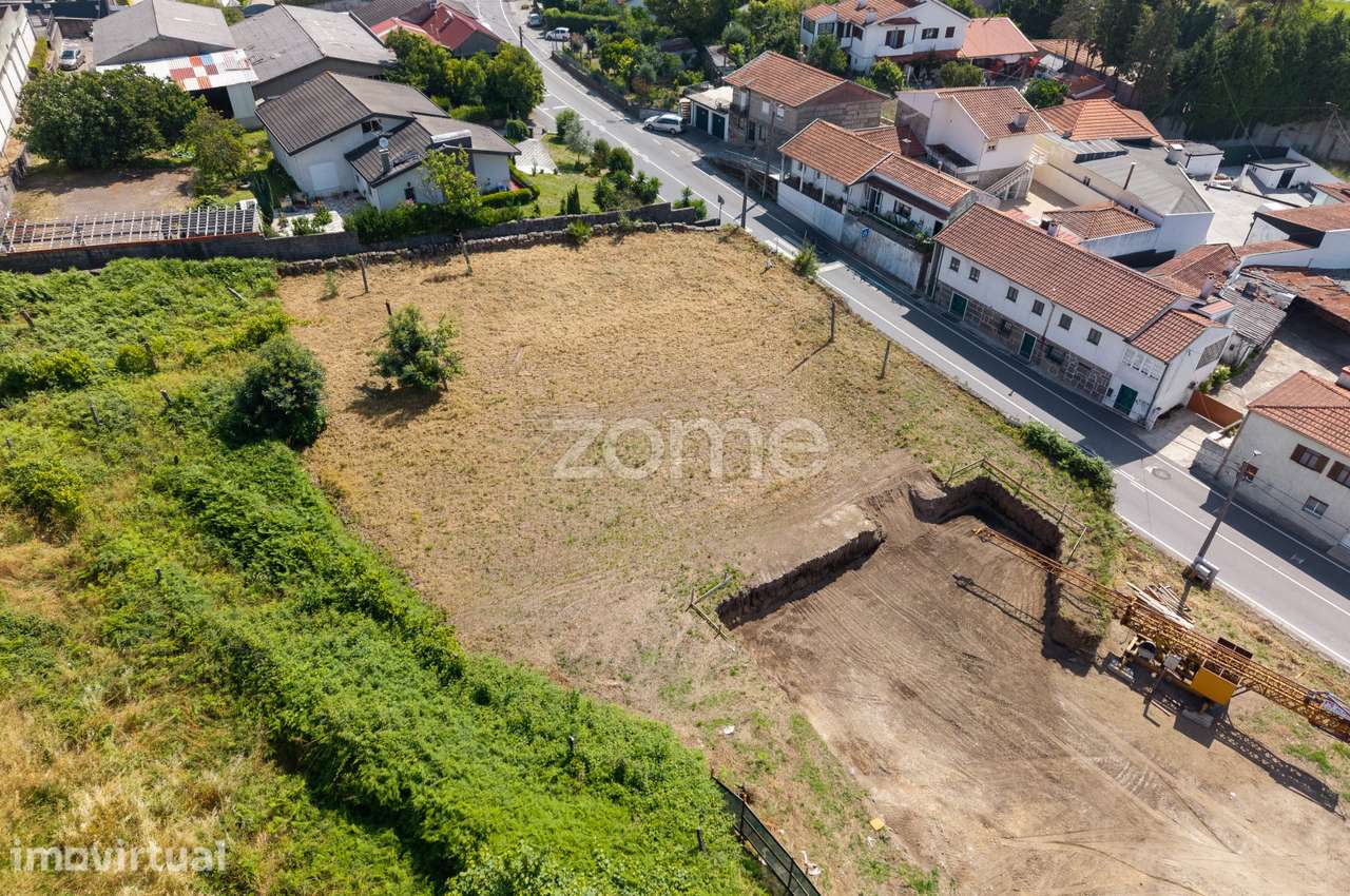 Terreno urbano com 1.245 m² em Moreira de Cónegos, Guimarães - Grande imagem: 4/16