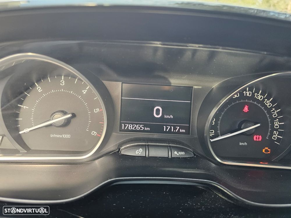 Peugeot 2008 - 3