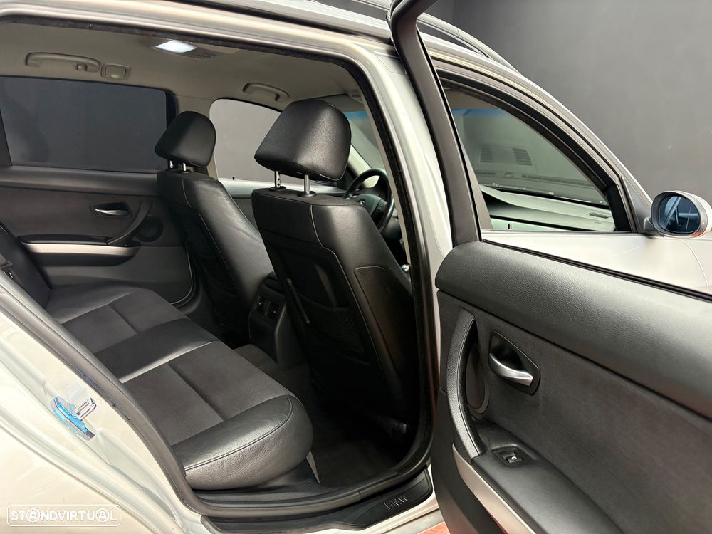 BMW 320 d Touring - 38