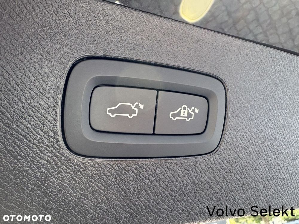 Volvo XC 90 - 32