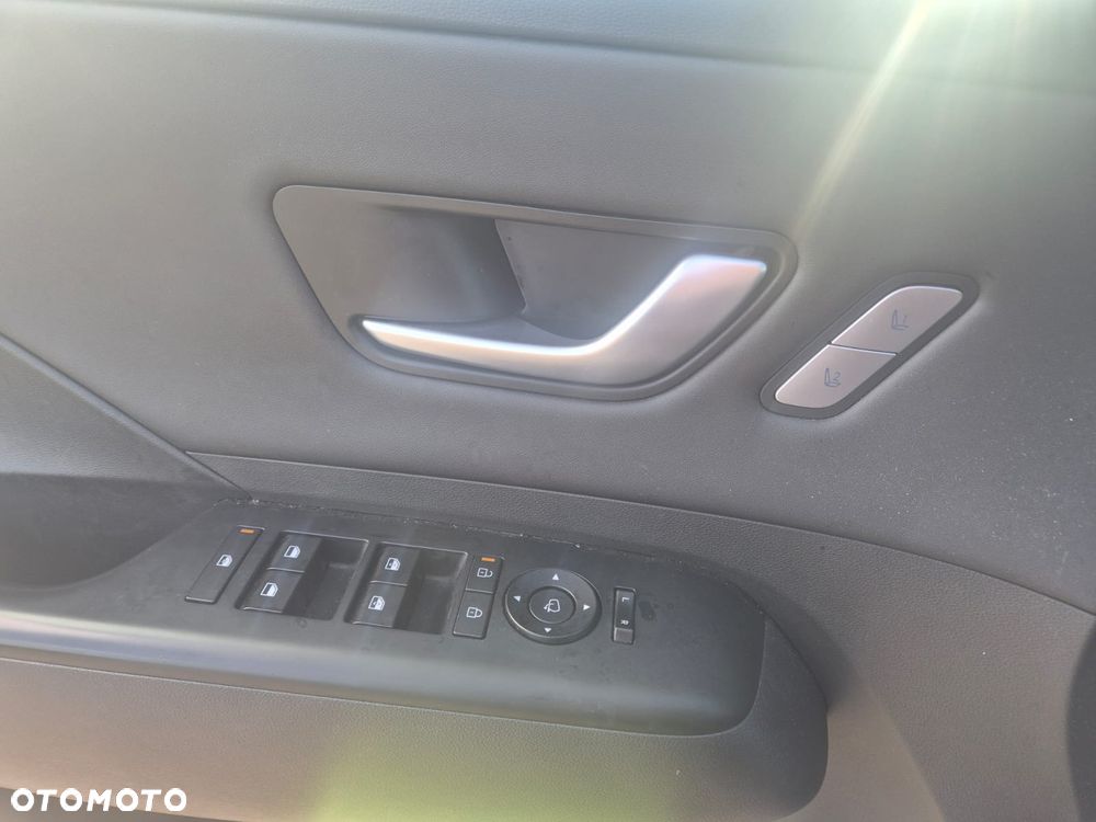 Hyundai Kona 65kWh Executive - 18