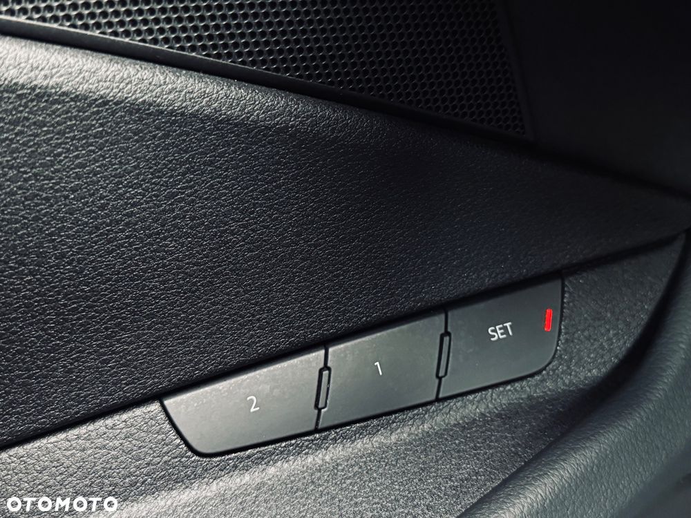 Audi Q8 e-tron 55 114kWh Quattro S Line - 38