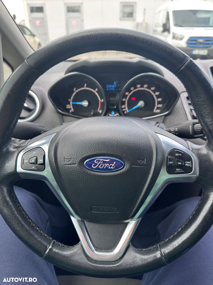 Ford Fiesta 1.6 TDCi DPF Titanium - 9