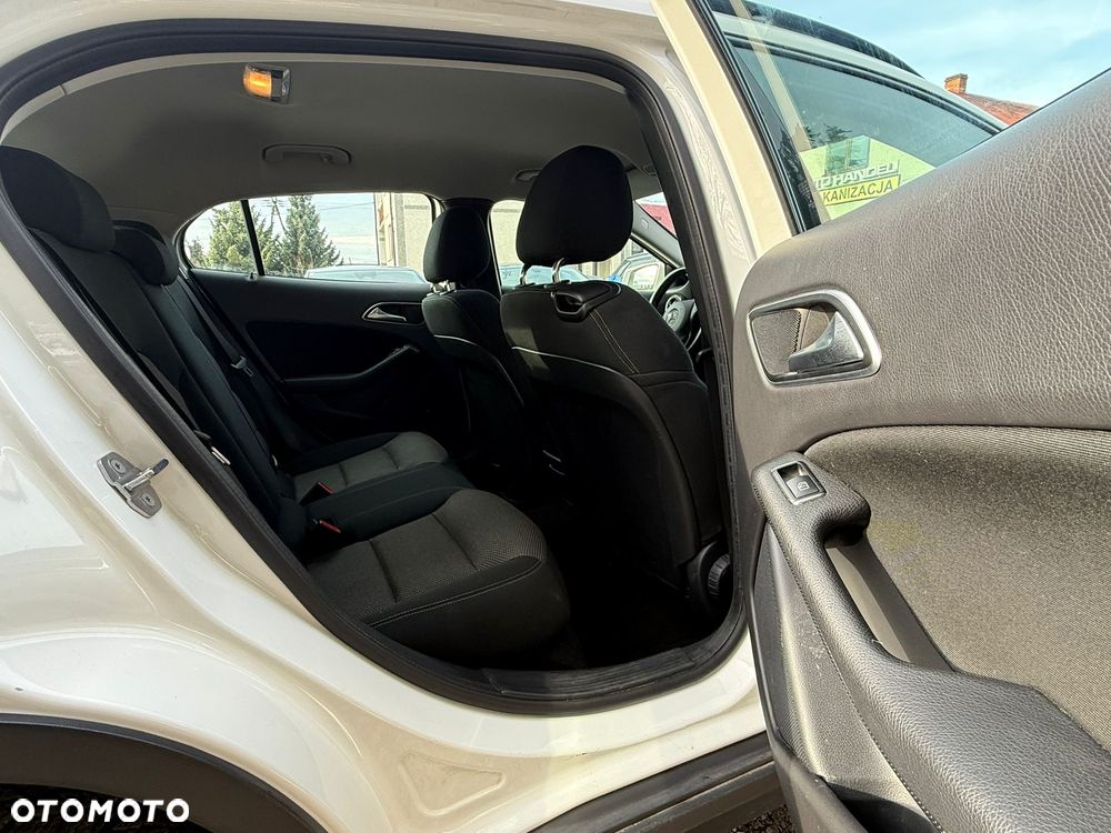 Mercedes-Benz GLA 200 d 7G-DCT Style - 28