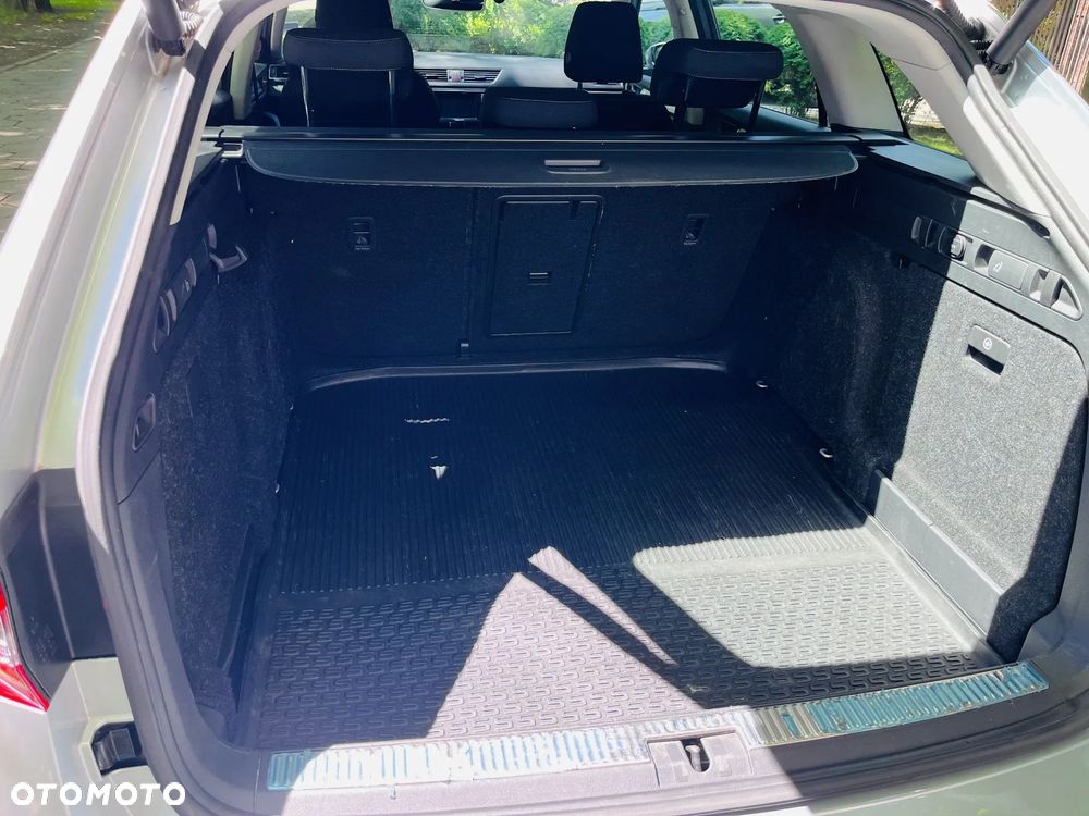 Skoda Superb 2.0 TDI Style - 4
