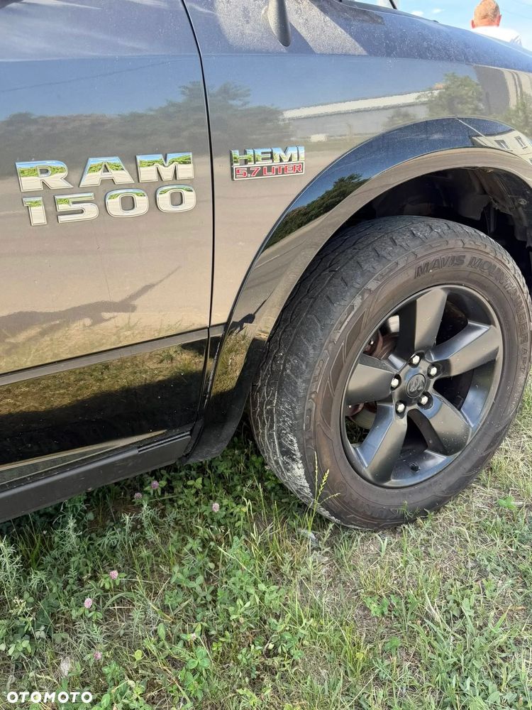 Dodge RAM 5.7 4x4 - 12