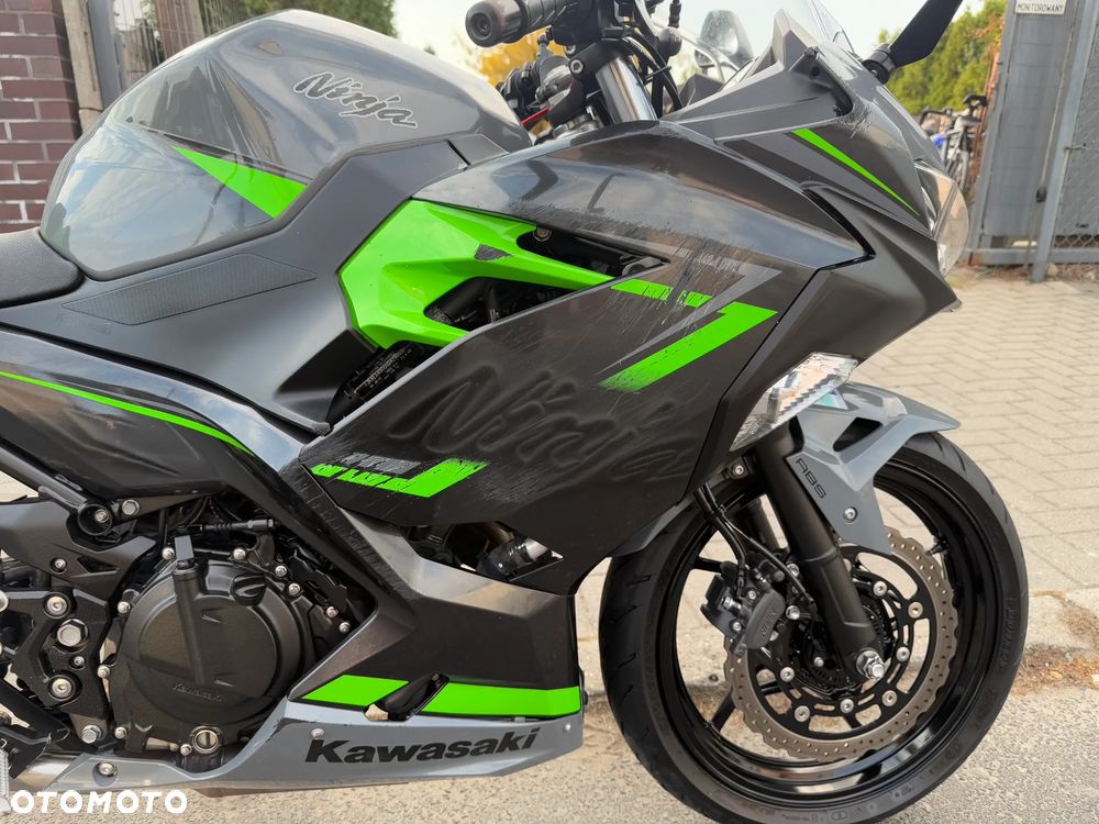 Kawasaki Ninja 400 - 24