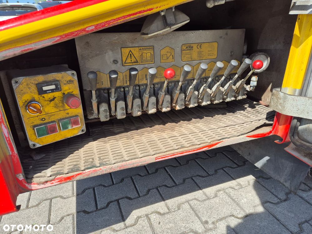 Volvo FL 230 4*2 / POMOC DROGOWA / RUCHOMA PLATFORMA / SERWISOWANY / NOWY SILNIK / BEZWYPADKOWY / 2 WCIĄGARKI / DUŻA KABINA - 21