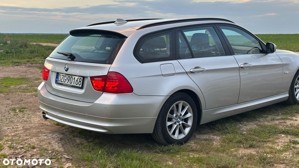 BMW Seria 3 318d DPF - 6