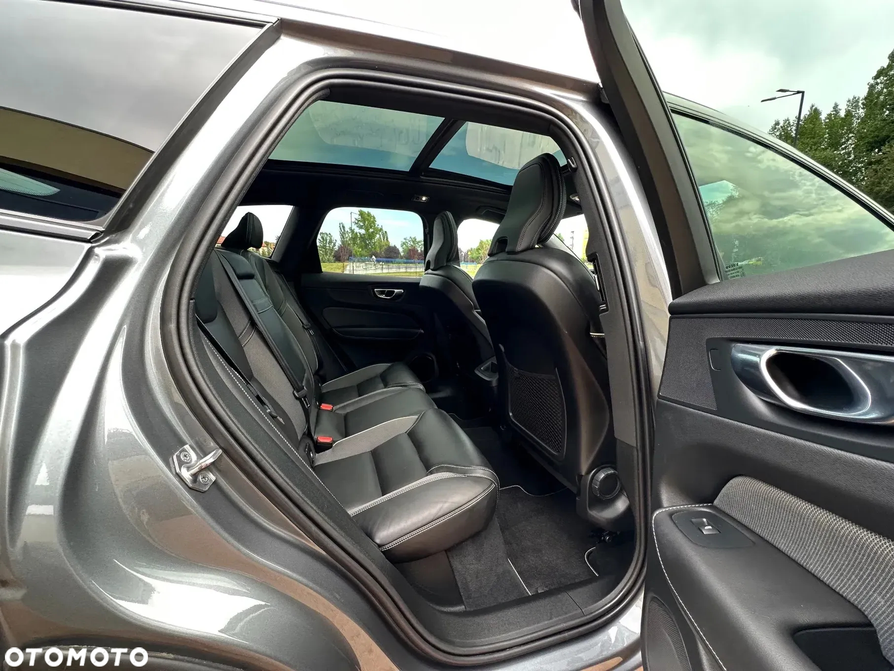 Volvo XC 60 D4 R-Design - 20