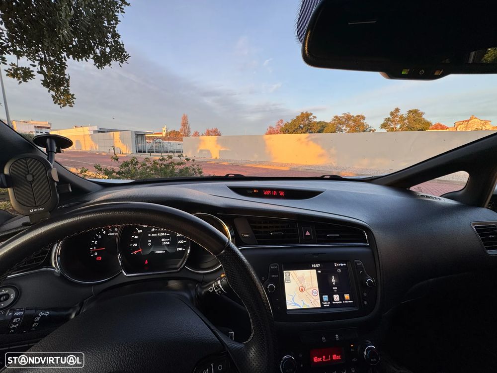 Kia Ceed SW 1.6 CRDi GT Line - 32