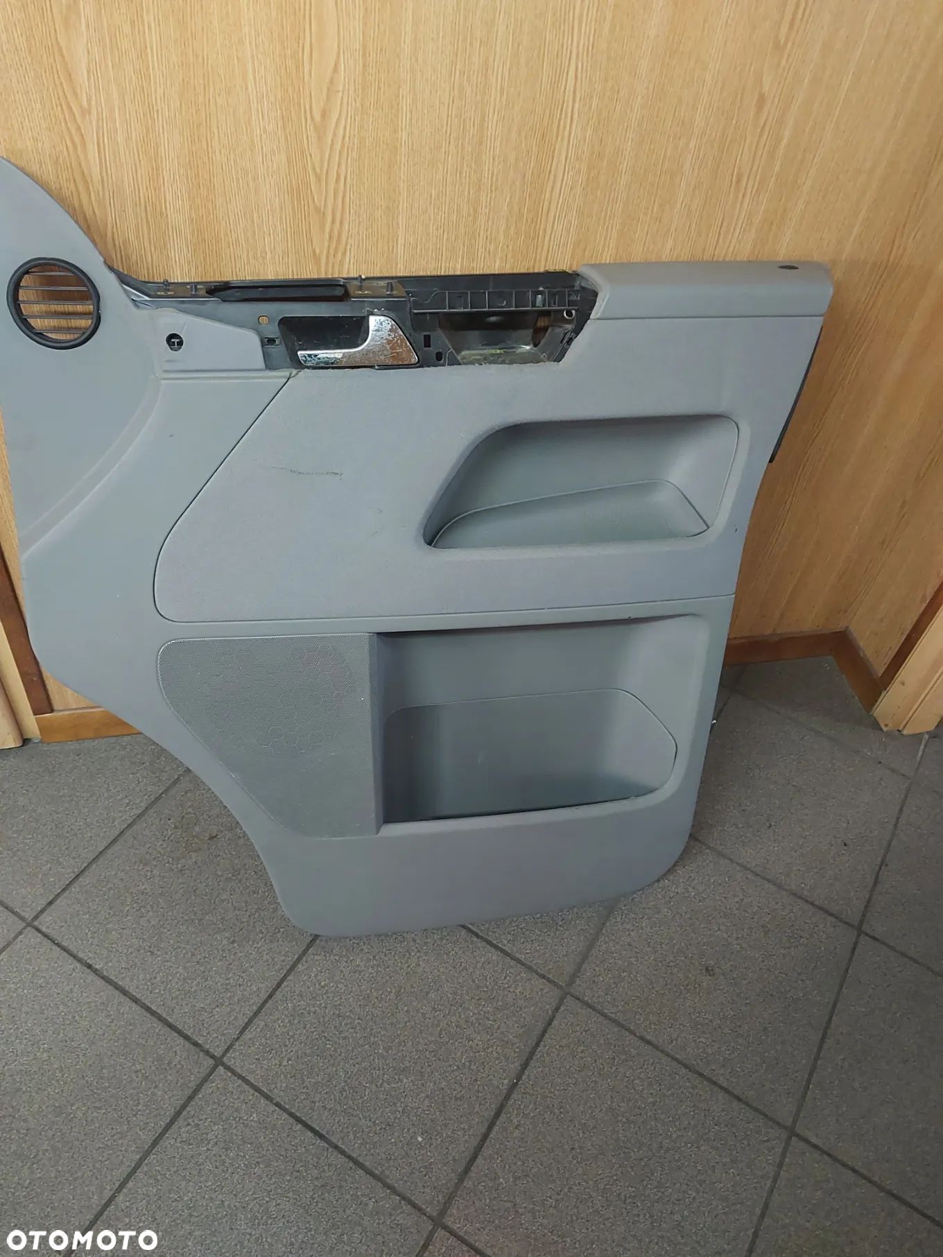 Boczek drzwi prawych vw multiwan t5 - 1