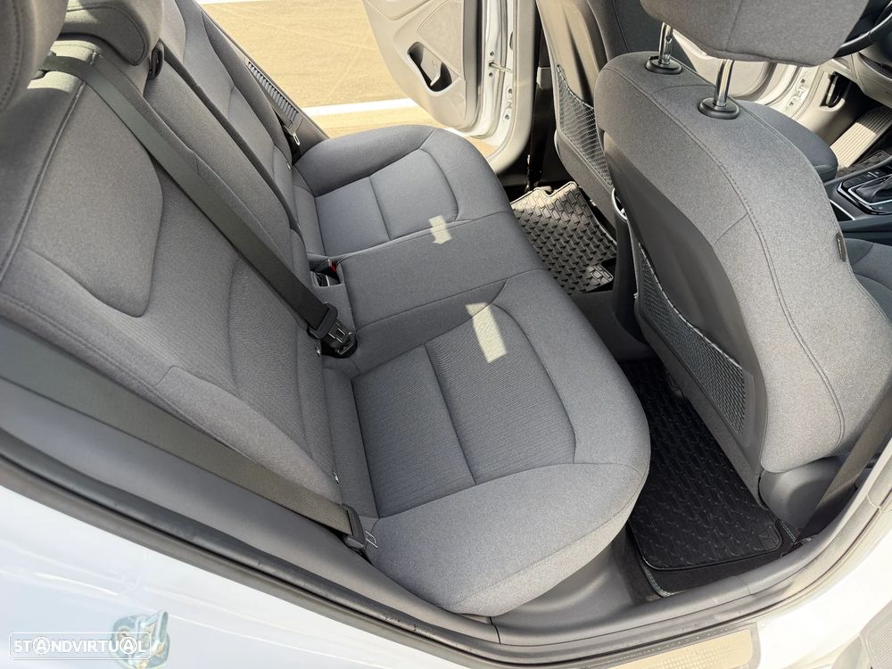 Hyundai Ioniq 1.6 GDI PHEV Tech - 15